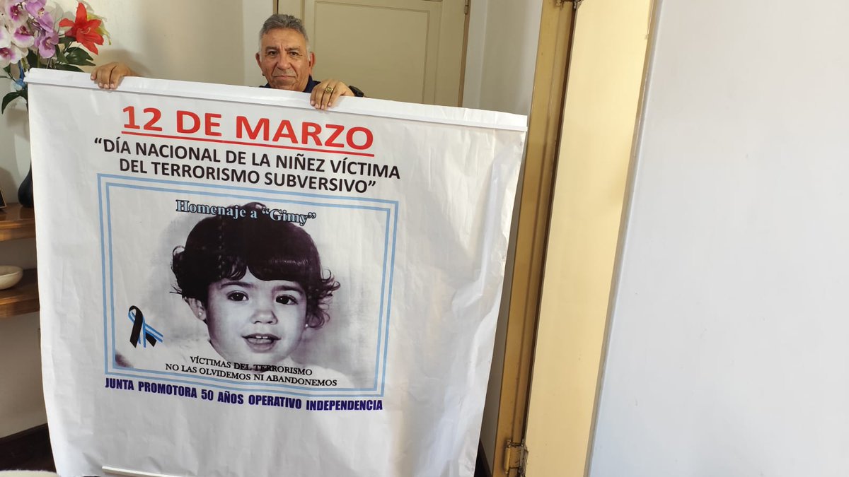 DDHHsonDeTodos's tweet photo. @luis_stagram Los indultos fueron hechos para superar la #guerrarevolucionaria que comenzaron los #terroristas con el asesinato de #Gimy de solo 3 añitos.

Lamentablente los #terroristas coparon el poder judicial para su #lesavenganza.

Por eso corresponden los indultos a los militares presos. https://t.co/CCMAoQNDBC