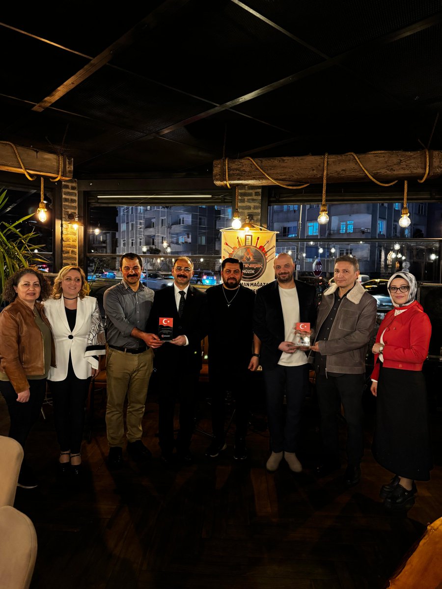 14 Mart Tıp Bayramı’nı meslektaşlarımızla birlikte iftar yemeğinde bir araya gelerek kutladık.

Dayanışmanın ve birlikteliğin önemini bir kez daha hissettiğimiz bu özel günde bizlerle olan tüm meslektaşlarımıza teşekkür ederiz.