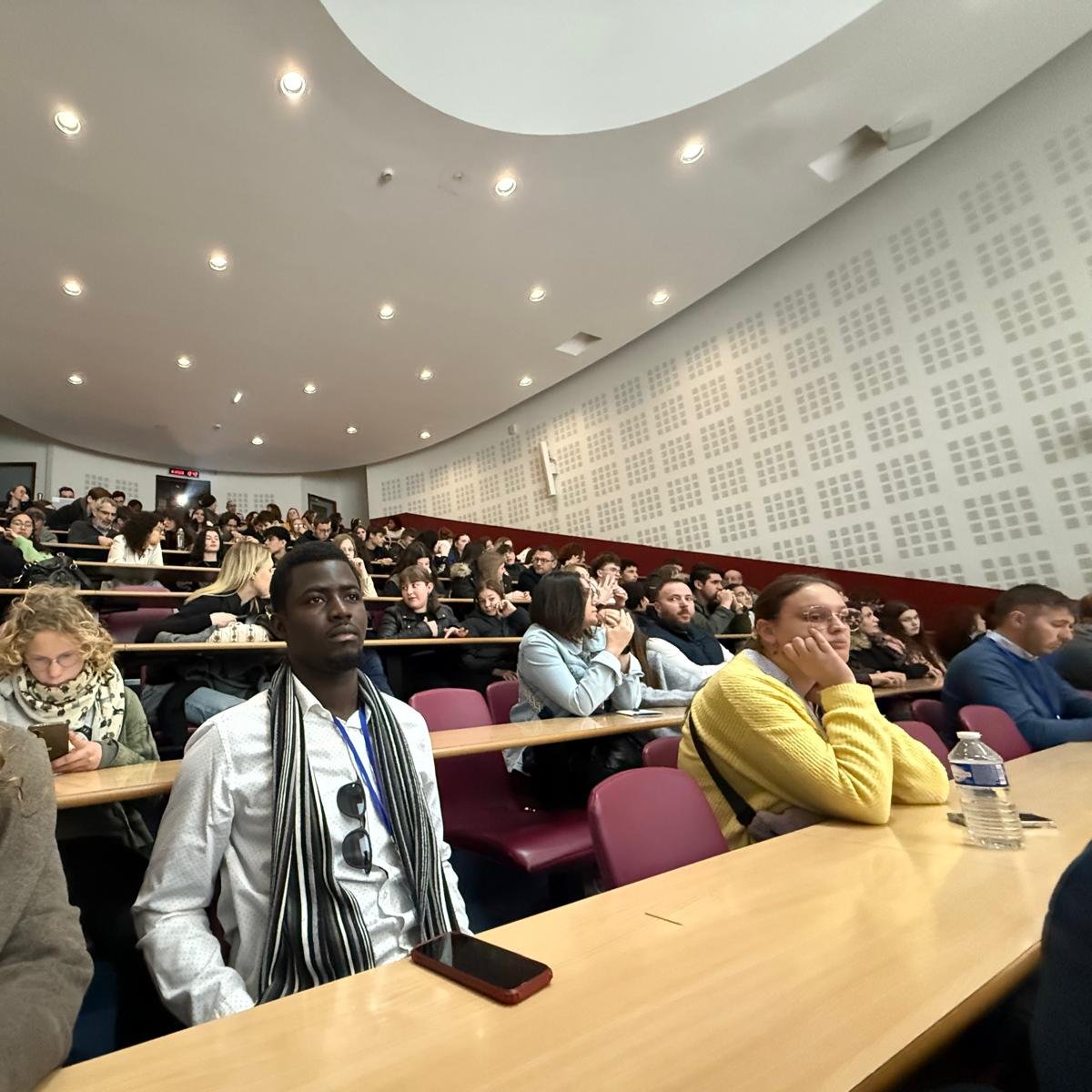 LES ENTRETIENS DE L'EXCELLENCE
> lutter contre les inégalités d’accès à l’orientation en informant les collégiens et les lycéens de milieux défavorisés. 
> susciter les ambitions chez les #talents d’aujourd’hui et de demain.
#égalitédeschances #éducation #orientation