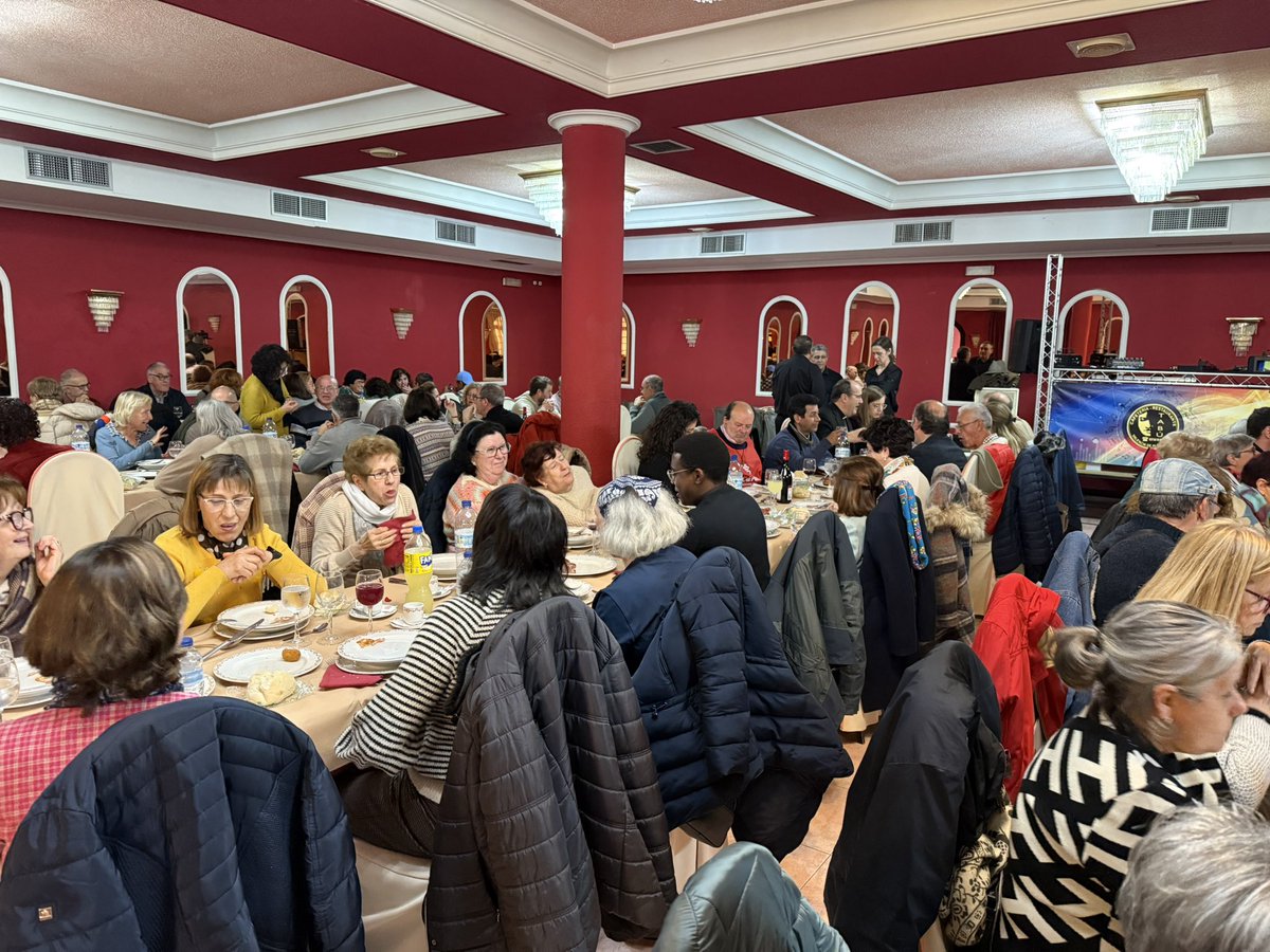santamarinacc's tweet photo. Con los voluntarios de las Parroquias De San Pedro de Cáceres y Santa Marina de Cañaveral en el XXXI Jornadas diocesanas de Cáritas en Valencia de Alcántara reflexionando sobre las prioridades en el voluntariado. Todo un ejercicio de comunión eclesial. https://t.co/Rh5Nplds1L