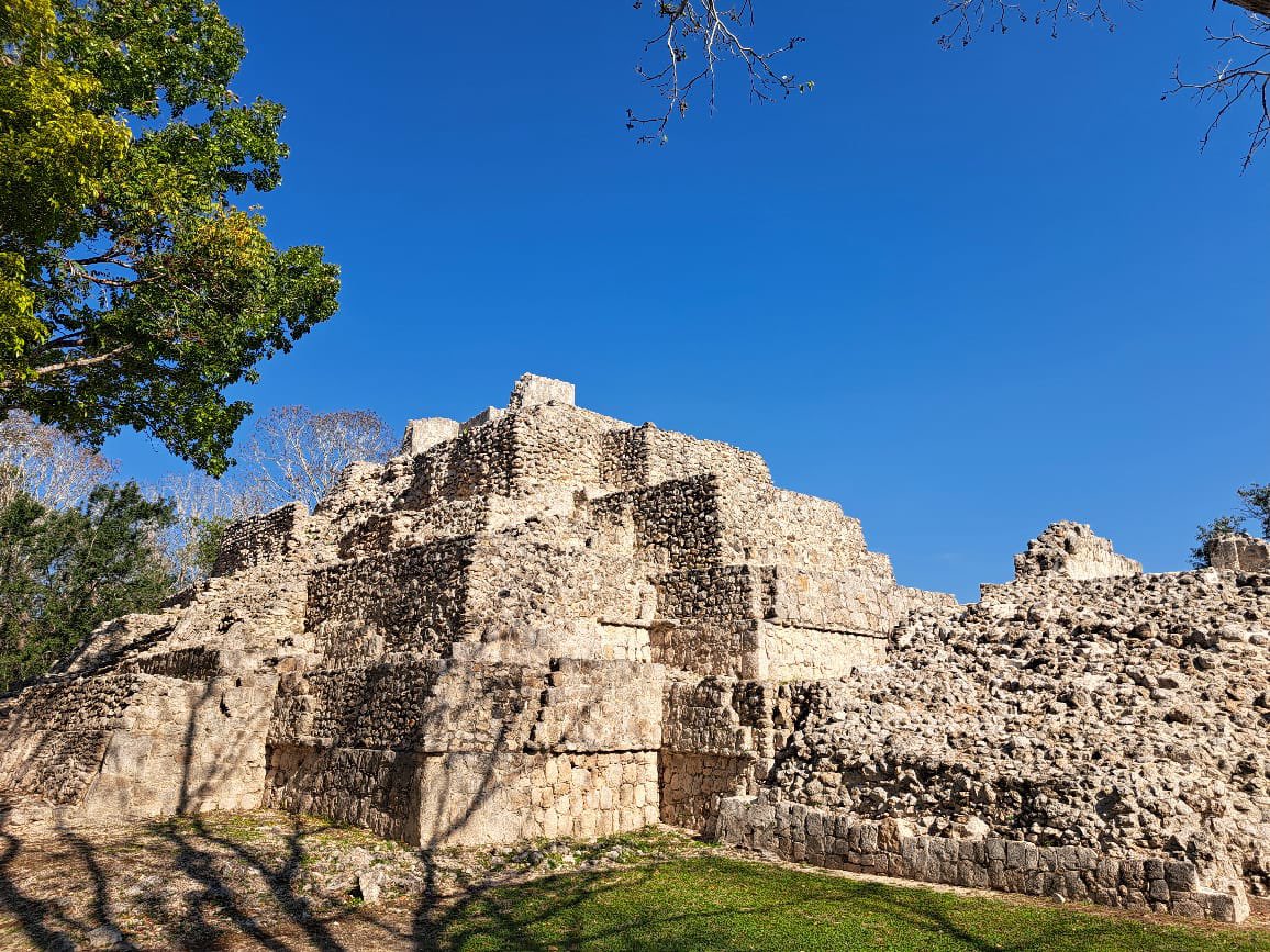EmbEspMex's tweet photo. Espectacular inicio de la jornada en la #zona arqueológica maya de Edzná. ¡Muchas gracias al #Secretario de Turismo del estado de Campeche, Mauricio Arceo, por ser tan extraordinario Embajador del patrimonio cultural y natural del estado! https://t.co/oX9UmQRjRR