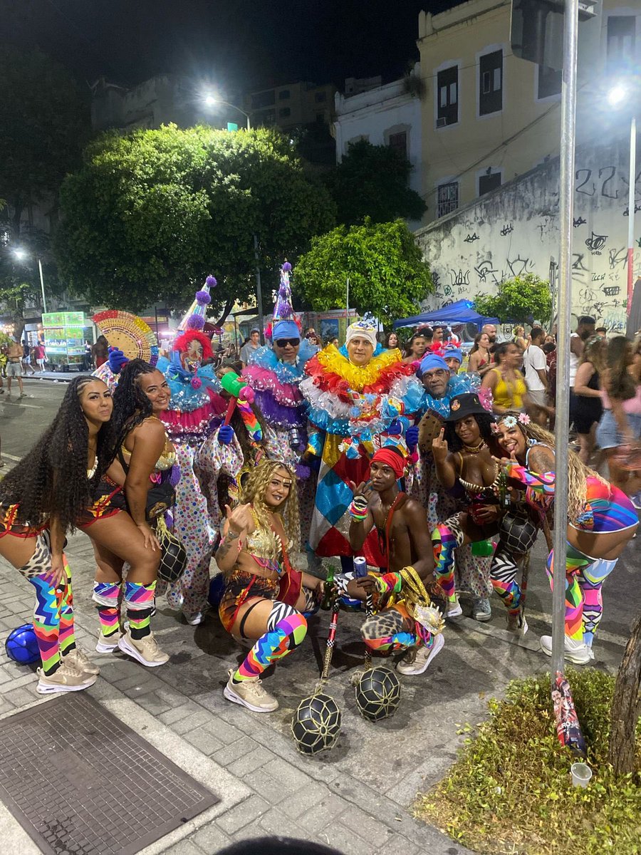 2021Meninas's tweet photo. Uma sdd do carnaval 🥹 https://t.co/J0Fh3yerQy