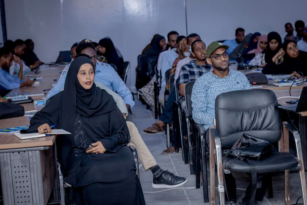 Waxaan maanta daahfurnay tababar muhiim ah oo kor loogu qaadayo aqoonta iyo xirfadda dhammaan hawl-wadeennada <a href="/NIEBCSomalia/">NIEBC Somalia 🇸🇴</a>.  Tababarka ayaa ka qabsoomaya Xarunta Dhexe ee Guddiga maalmaha Sabtida &amp; Axadda (15-ka &amp; 16-ka Maarso 2025).