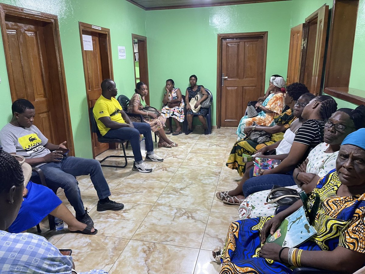 oncige's tweet photo. ✨ Avances en la Campaña de Salud Visual en Malabo ✨

ONCIGE y la Fundación Arruzafa siguen trabajando por una mejor salud visual. Pacientes y familiares reciben atención especializada, mejorando su calidad de vida. ¡Gracias a todos por su apoyo! 👁️💙

#SaludVisualParaTodos https://t.co/DNc8PPt6kE