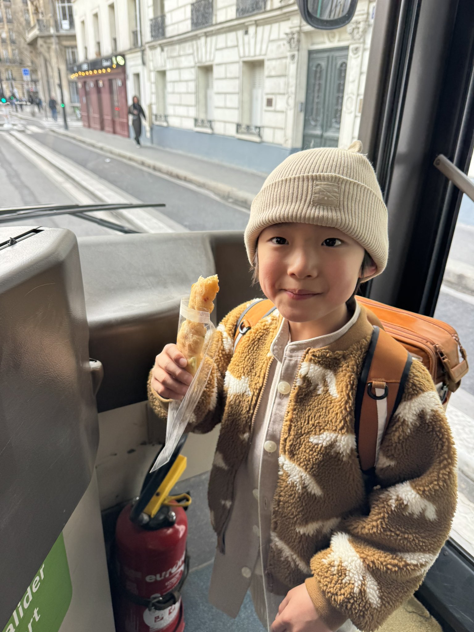 SOLD OUT  パリを旅する本  とのまりこ SOLD OUT パリを旅する本 とのまりこ パリこれ！』が本になり