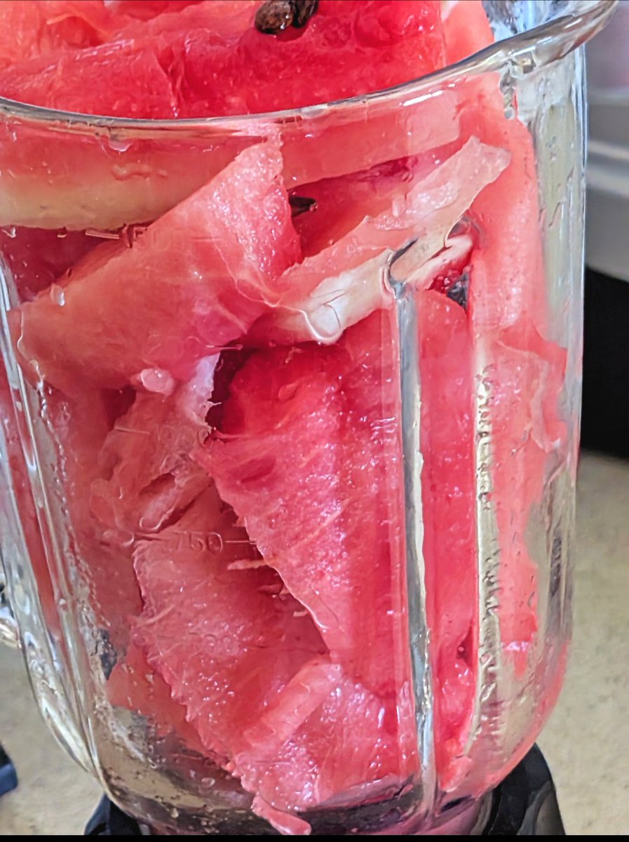 brownabiigail's tweet image. 🍉 Overlord #strained