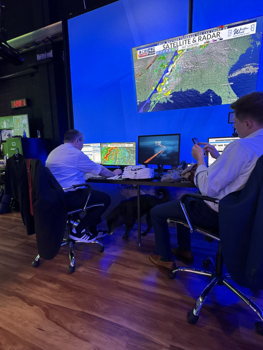 claire💜⟭⟬ tweet media