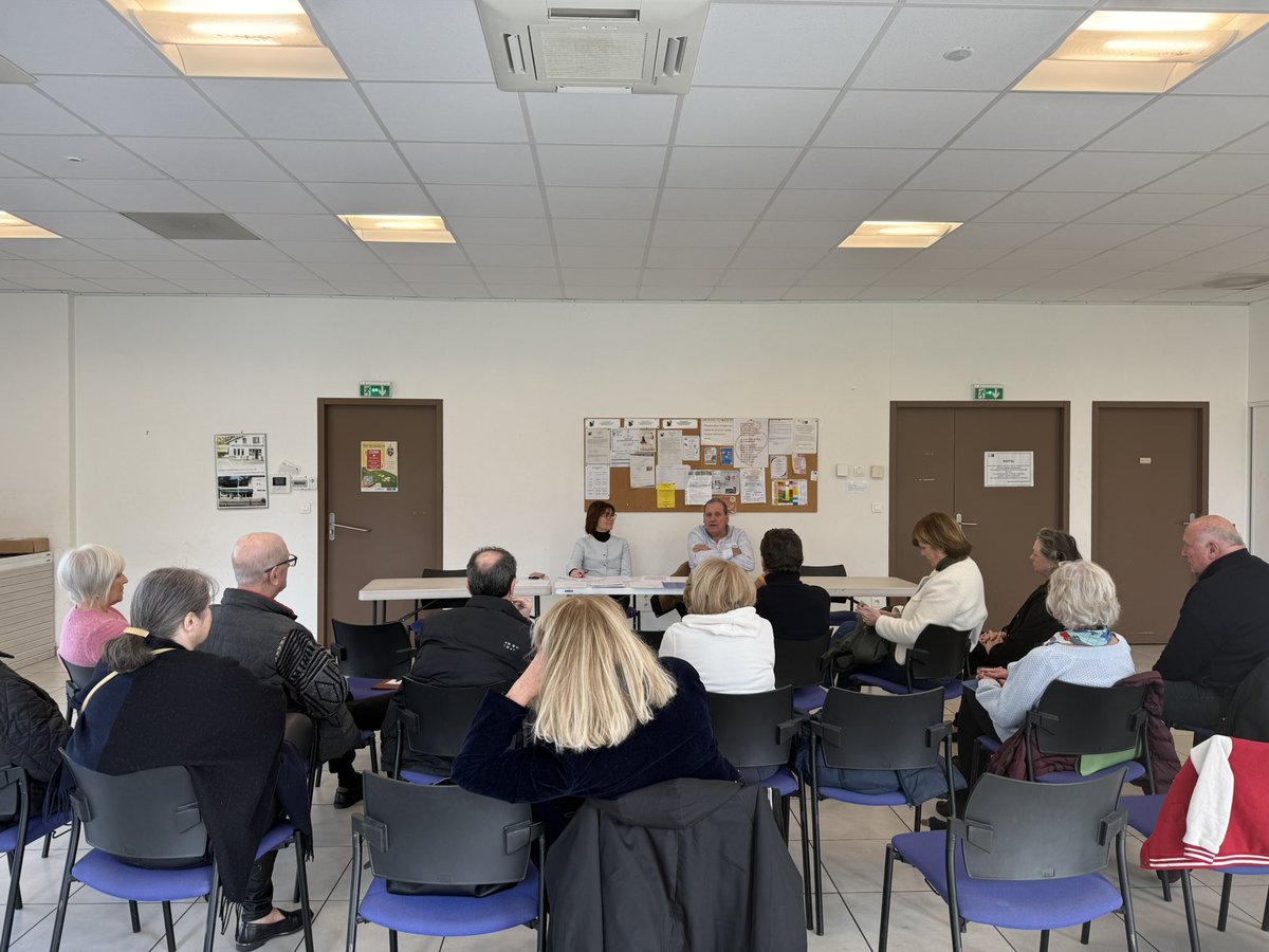 max_brisson's tweet photo. Très dynamique comité @LesRep64 de la Vème circonscription des Pyrénées-Atlantiques à Anglet cet après-midi, animé par notre déléguée Valérie Castrec en présence de @SylvieDURRUTY, Première Adjointe au Maire de Bayonne. 

Renouvellements et adhésions s’accélèrent. Ils témoignent d’une nouvelle dynamique. La refondation de la droite est bien lancée.