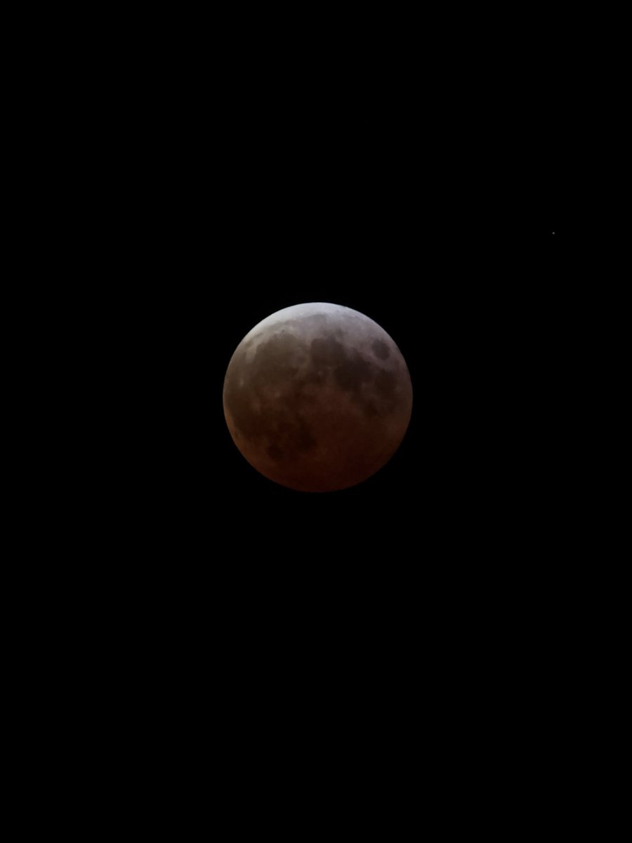 YarisSanR's tweet photo. Eclipse lunar total y luna de sangre 14/03/2025. https://t.co/k5dsYWyiaN