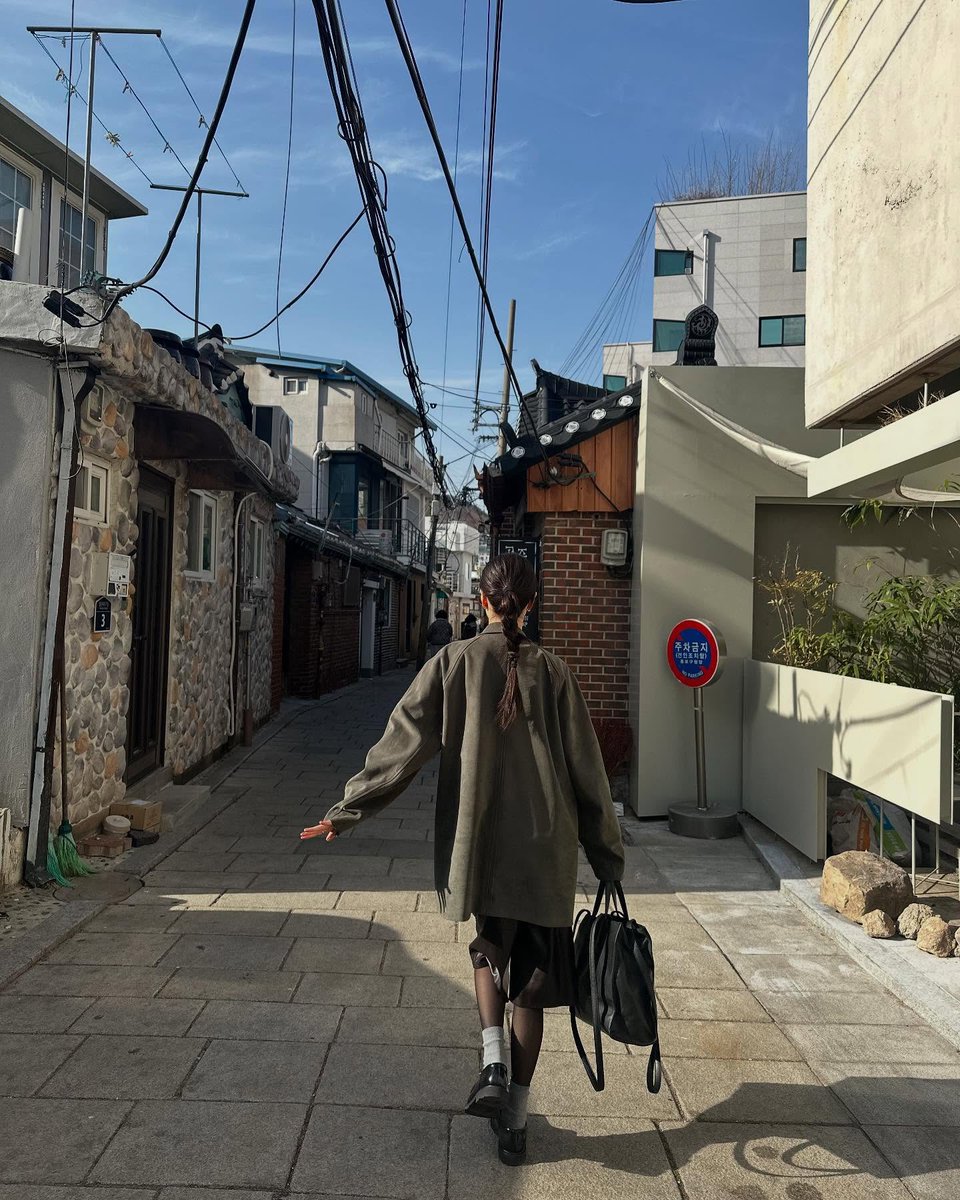 2my_silver's tweet photo. 어떤여자 느좋력 폭발 https://t.co/C3ydrfo9yG