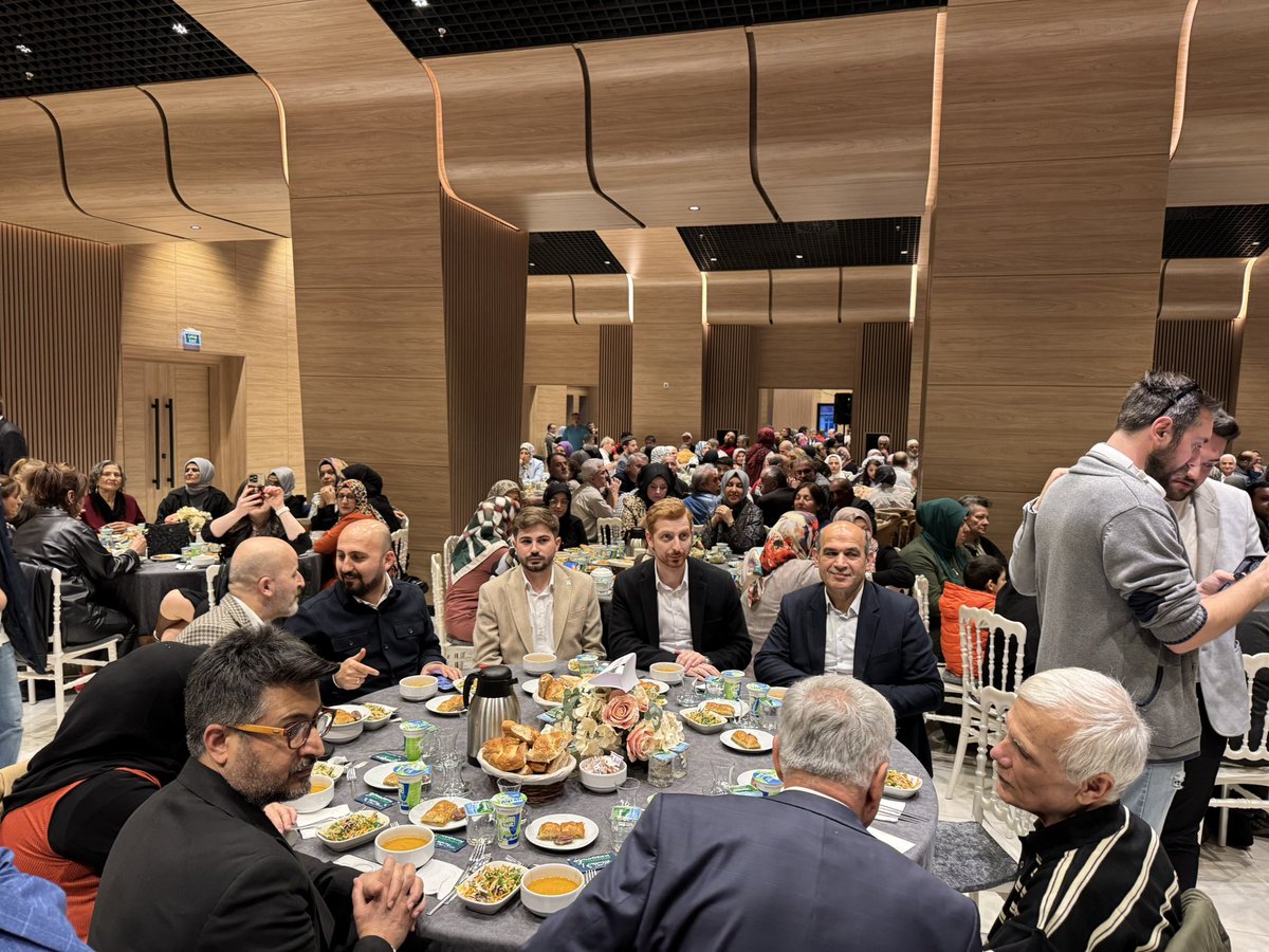 TÜGVA Güngören İlçe Temsilciliği olarak Ak Parti Güngören Vefa İftarına katılım sağladık.

Ak Parti Güngören ilçe başkanımız Sn. <a href="/dvrnyalcinkaya/">Devran YALÇINKAYA 🇹🇷</a> beyefendiye misafirperverlikleri için teşekkür ederiz.