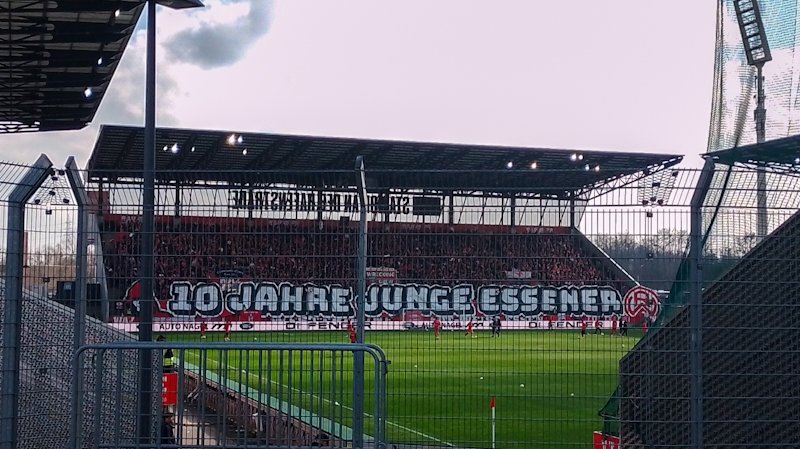 SGD_Micha's tweet image. Den Punkt nehme ich mit aus Essen, wir sind weiterhin Spitzenreiter und sollten es auch bleiben... #RWESGD #dynamoland #SGD1953