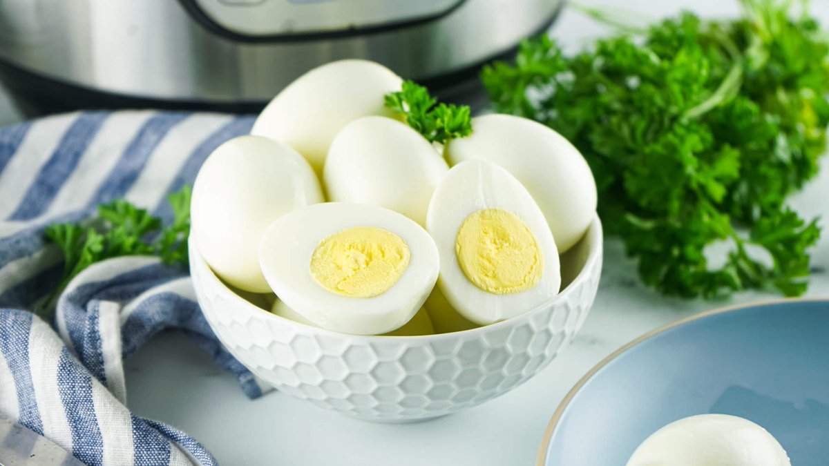 Make hard boiled eggs in the Instant Pot with this easy 5-5-5 method! These eggs are cooked perfectly every time and are so easy to peel. funhappyhome.com/instant-pot-ha…
