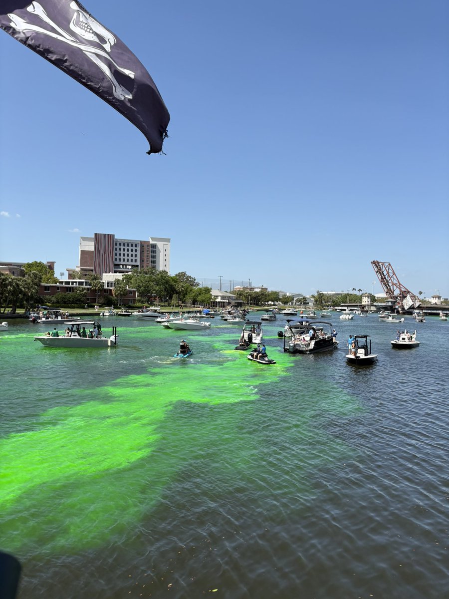 SMarstiller's tweet photo. Having an amazing #StPatricksDay2025 Saturday in #DowntownTampa with the fam! ❤️ https://t.co/zi7TjkCHsd