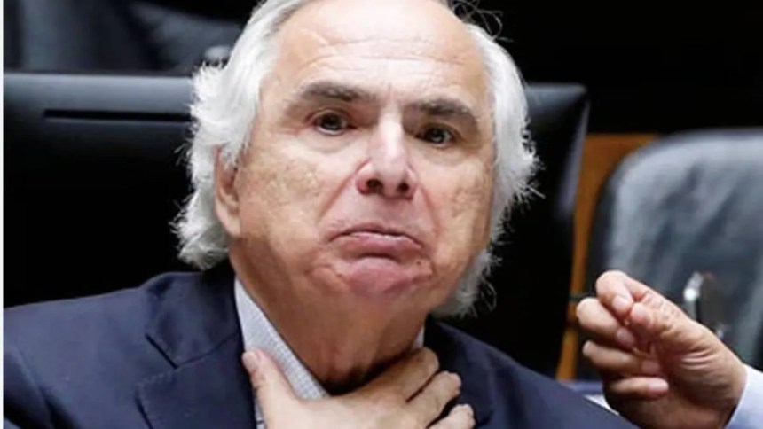 Ojalá Andrés Chadwick fuera comunista, ahí la Leslie Ayala filtraría hasta la colonoscopía