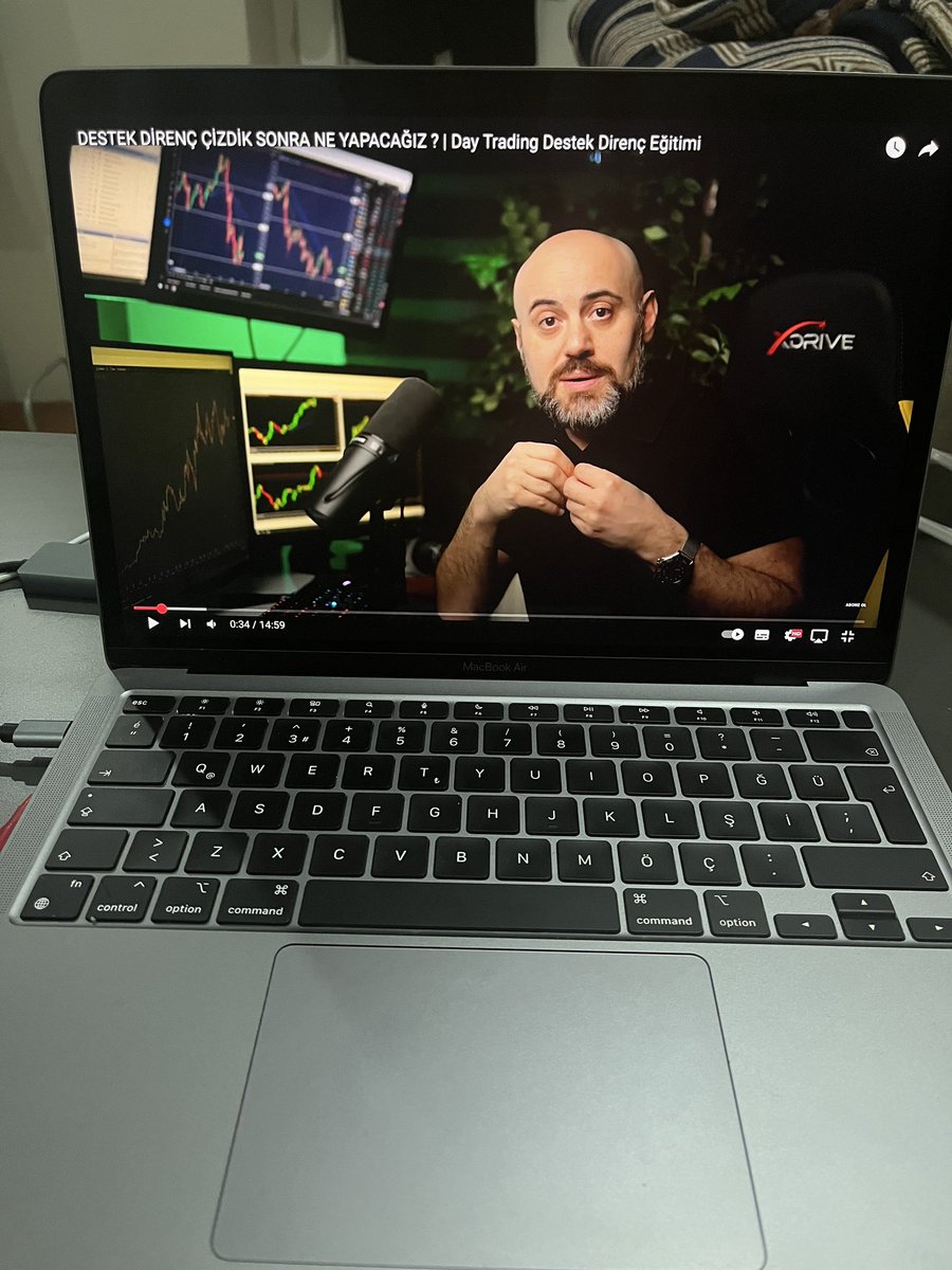 y_ilhan85959's tweet photo. 20 senelik bir traderdan bir şeyler kapmak mı . En sevdiğim 📉🪬
#btc #bnb #ETH #binance #binanctr #ögretmen https://t.co/6tyiCWneMd