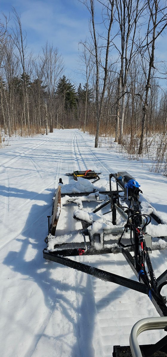 tracksetfred's tweet photo. West end of @SkiHeritageEast groomed! Skate from p27 to the @ncc_ccn River House, classic from Raddison to Blair, including the Canotek access. Enjoy it while it lasts!! Coyote spotted at the @avspacemuseum https://t.co/eUE38MxXgR