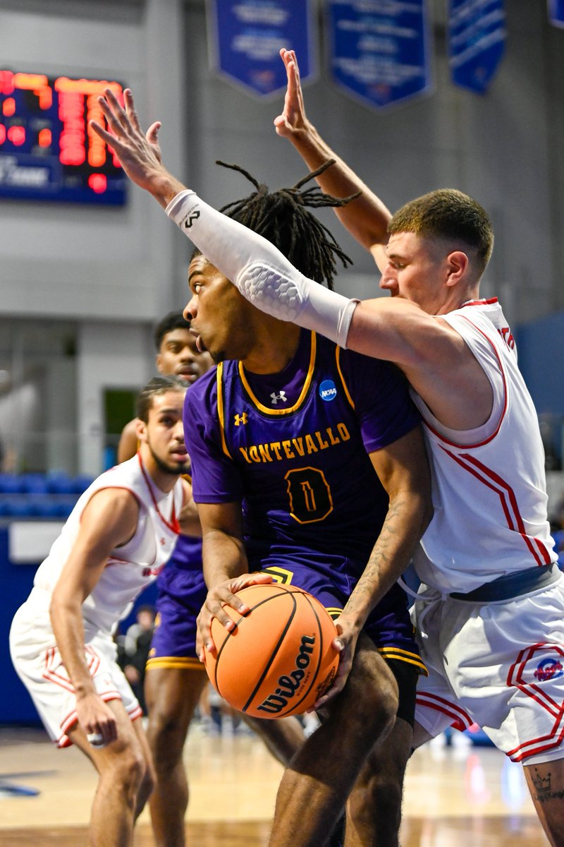 Media Timeout | 2nd | 15:15 

Falcons 50
Mocs 53

#TogetherWeRise