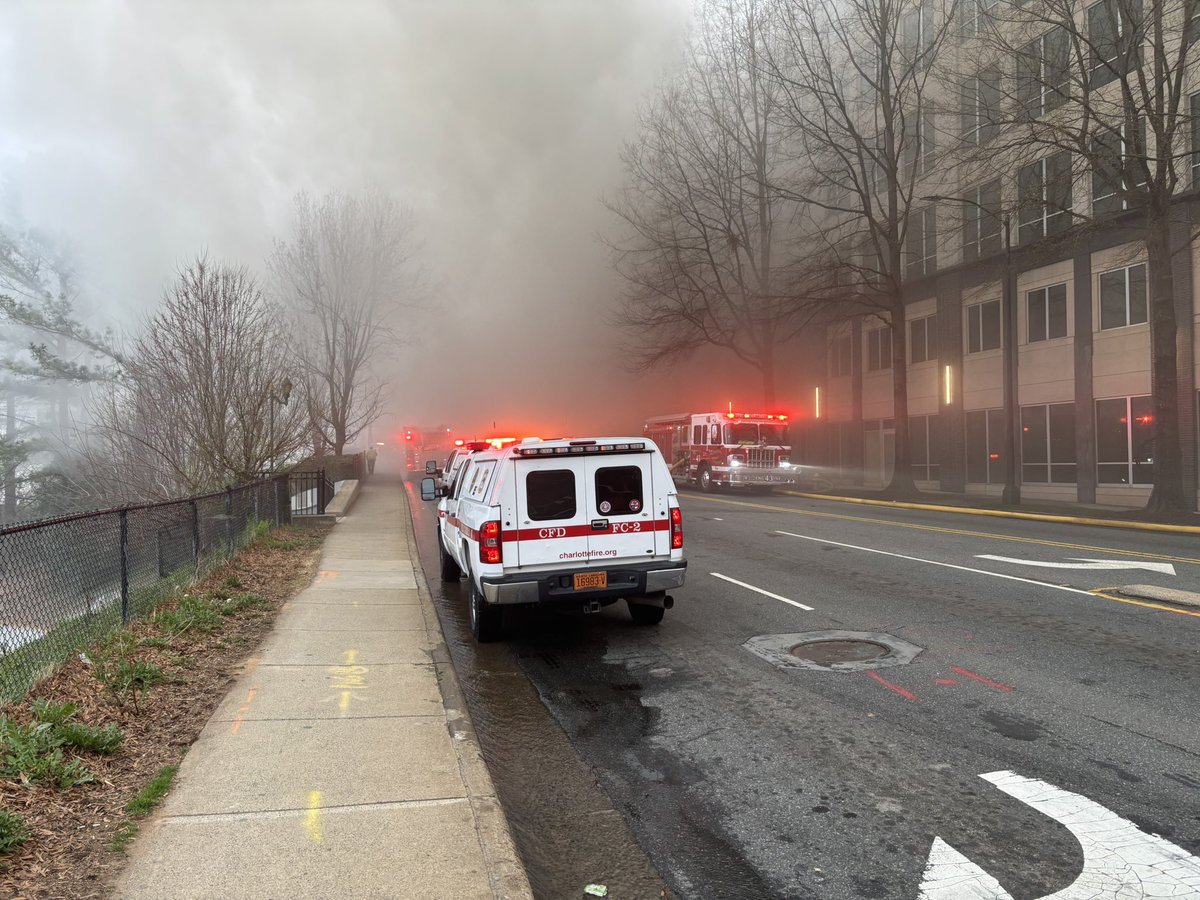 CFD_Alarm's tweet photo. Busy morning at shift change! A 2-Alarm in Station 2’s area. Heavy fire and multiple master streams in operation. Our FieldComm 2 initially responded, assigned to the command post and eventually relieved by our FieldComm 3. #CFDpride. https://t.co/OJQvQtH5uo