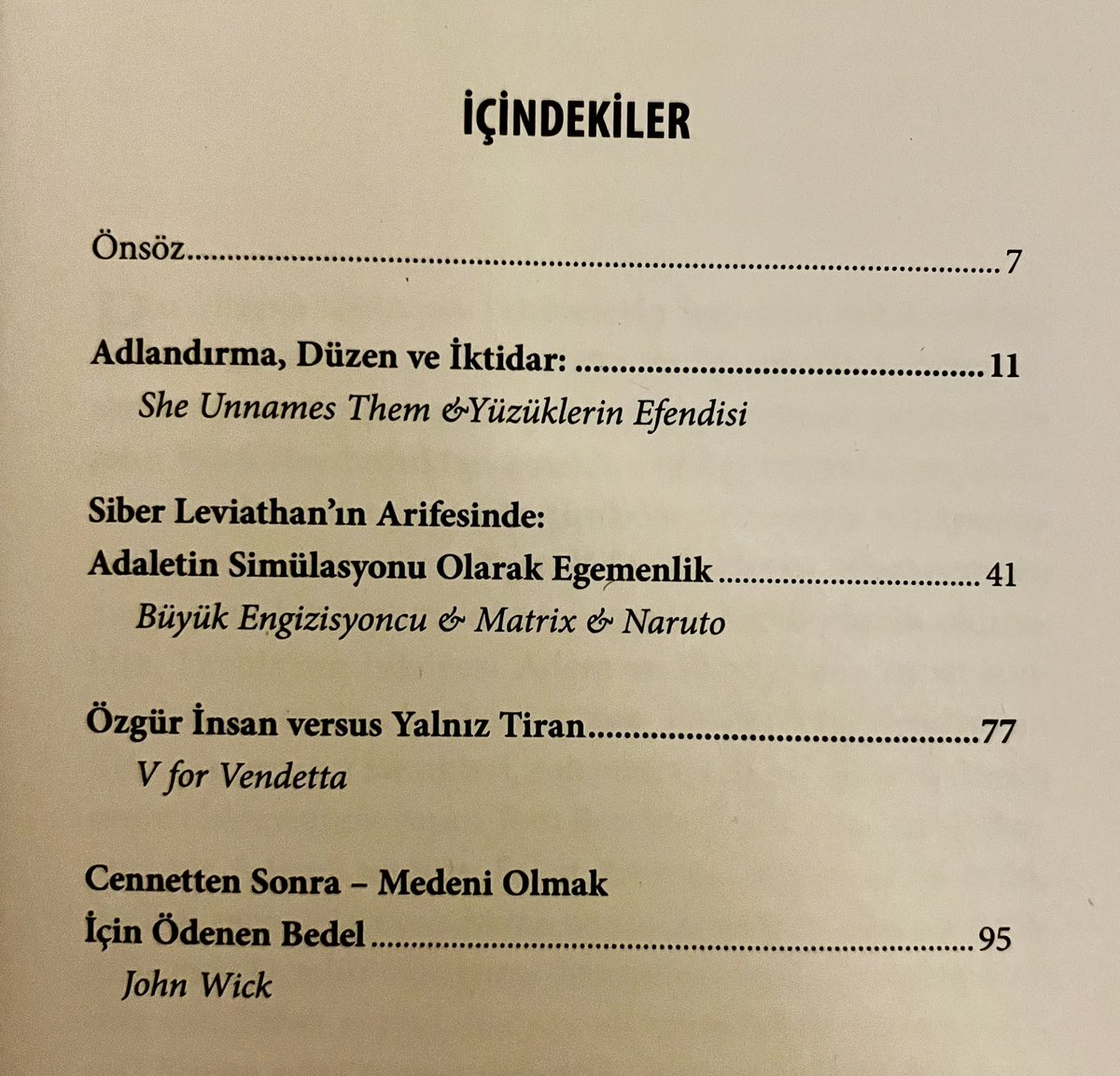 Müjdemi isterim. Yayınlandı!

Gerçi benim için zaten yazması müjdeydi: Akademik dile boğulmadan fakat yüzeyle de yetinmeden, en önemli bulduğum konularda, en sevdiğim filmler vesilesiyle...