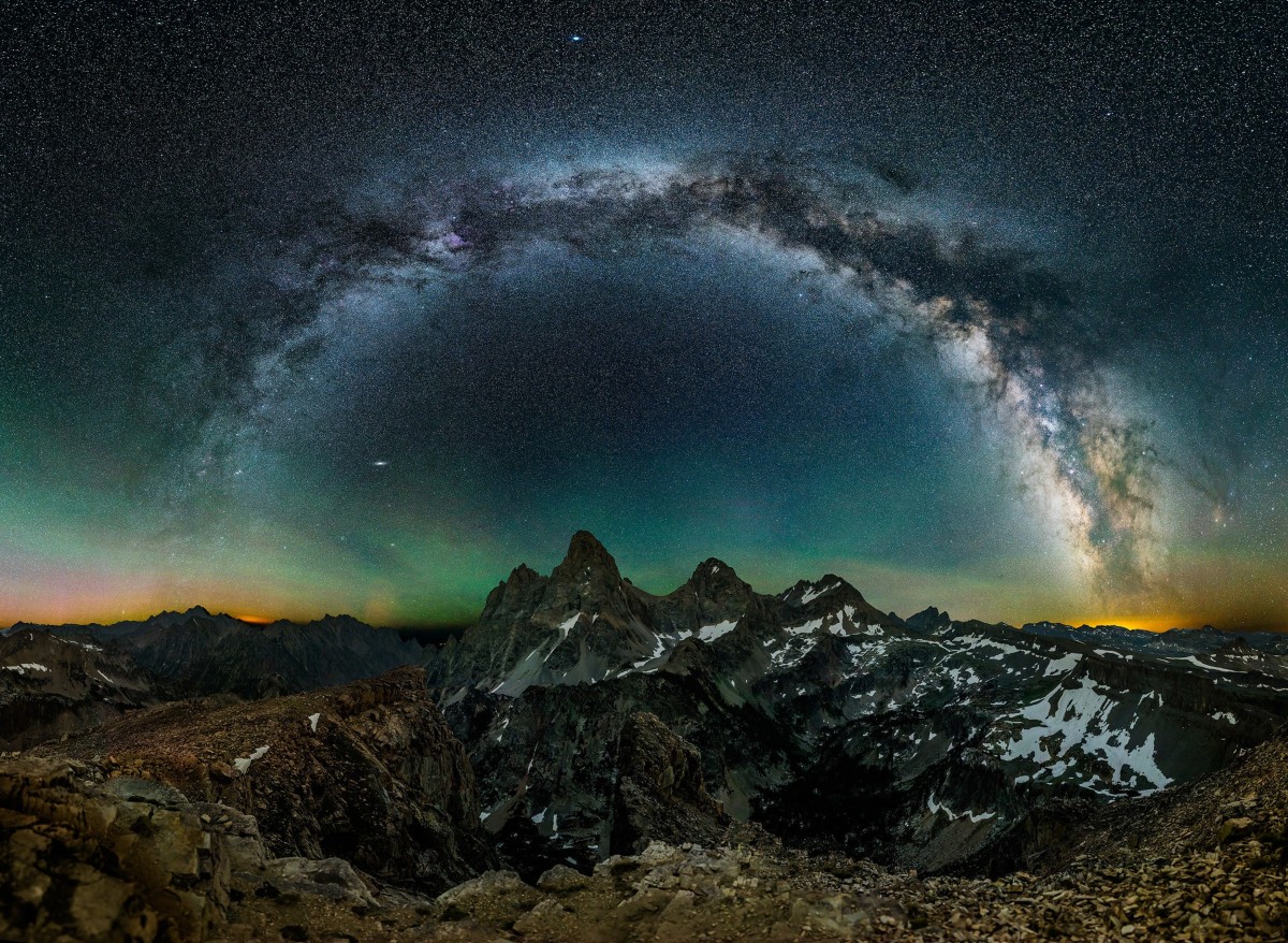 ArtisanHD's tweet photo. Brand Ambassador, Sean Hoyt, captures the Milky Way arching over the Teton Mountains.

Visit our blog to learn the advice he gives to photographers who are just starting.

https://t.co/o8m7xehpPG https://t.co/wzUu58Wloi