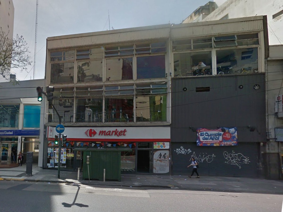 resistearchivo's tweet image. Acá antes había:
un Blockbuster / ahora un Carrefour.