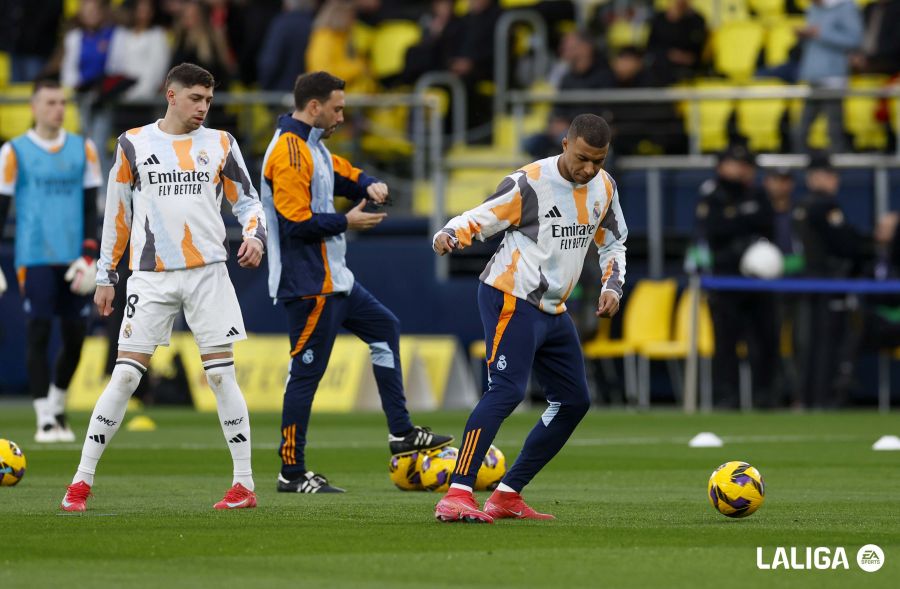 La Gran Jugada (@lagranjugadacsr) on Twitter photo 🔛⏱️ ¡Comienza el partido! ⚽️
🟡🟡 Villarreal
🆚
⚪️⚪️ Real Madrid
🎙️ <a href="/jeroalonso/">Jerónimo Alonso</a>
#VillarrealRealMadrid
#LaLigaEASports
📻 <a href="/CanalSurRadio/">Canal Sur Radio</a>
🌐 csur.red/JZet50UvEsk
📱 App 🔛⏱️ ¡Comienza el partido! ⚽️
🟡🟡 Villarreal
🆚
⚪️⚪️ Real Madrid
🎙️ <a href="/jeroalonso/">Jerónimo Alonso</a>
#VillarrealRealMadrid
#LaLigaEASports
📻 <a href="/CanalSurRadio/">Canal Sur Radio</a>
🌐 csur.red/JZet50UvEsk
📱 App