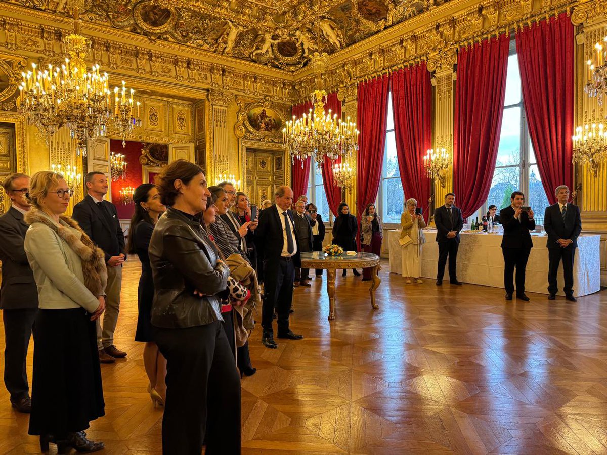 SalinaGrenet's tweet photo. Très honorée d’avoir reçu hier des mains de mon Ambassadeur en Syrie, Jean-Francois Girault, les insignes de Chevalier dans l’ordre national de la Légion d’Honneur. Un beau moment d’amitié et de souvenirs ! https://t.co/mQIKQZAsfE