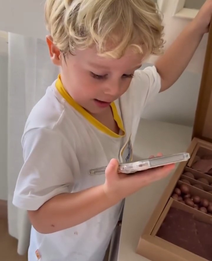 SusanaPS6's tweet photo. ✨ #Repost @kellyamorimbar1

Nestes momentos, eu sou a pessoa mais feliz do mundo!
Nico, Cecília e Theo. Amores da minha vida. #netos 💞
.
https://t.co/aRbUgCMFW2 https://t.co/XUpW1g2ysW