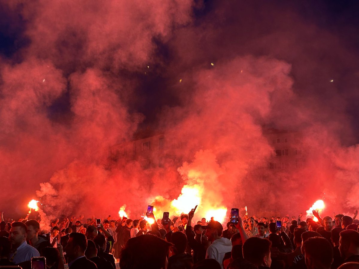 okulacikcom's tweet photo. GENÇ FENERBAHÇELİLER! https://t.co/94uutzVQcH