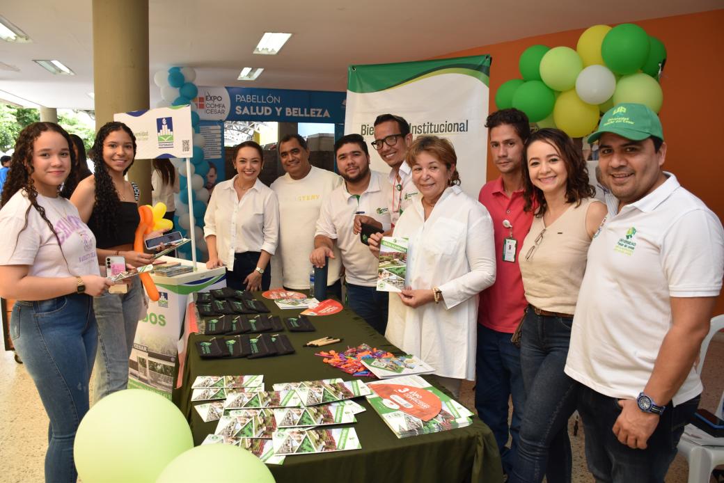 UnicesarOficial's tweet photo. ¡Estamos en #Expocomfacesar! Nuestra Oficina de Bienestar Universitario te espera con información sobre nuestras carreras de pregrado y postgrado.
¡Acércate y conoce más sobre la Universidad Popular del Cesar!
@RoberRomeroR https://t.co/TR2kBtw1fB