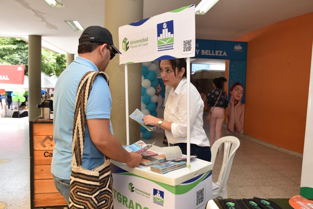 UnicesarOficial's tweet photo. ¡Estamos en #Expocomfacesar! Nuestra Oficina de Bienestar Universitario te espera con información sobre nuestras carreras de pregrado y postgrado.
¡Acércate y conoce más sobre la Universidad Popular del Cesar!
@RoberRomeroR https://t.co/TR2kBtw1fB
