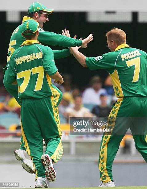 StraightDrive_'s tweet image. Kapp’s 77 jersey reminds me of Boeta Dippenaar.. another brilliant player from South Africa 

#DCvMi #Wpl2025 #Kapp