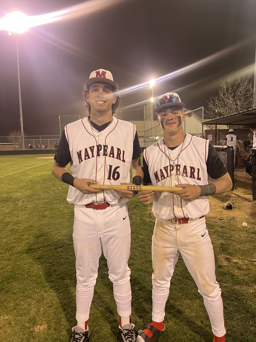 MaypearlBsBall's tweet image. #D.T.O.T.S. Players of The Game is 2 of the best hype men, energizer bunnies Evan Haisan and Jathan Esselman. In a 16-0 victory over Rice these 2 had 1.000 OBP scoring 3 runs!
#StandardsOverFeelings
#LockedIn