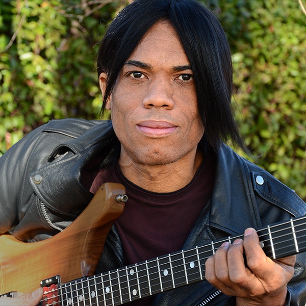 Thursday, March 20th, <a href="/stanley_jordan/">Stanley Jordan</a> will play the <a href="/DakotaMpls/">Dakota</a> and we have a pair of tickets to give away!  RT to ETW and we'll pick a winner Sunday at 6pm. 
dakotacooks.com/event/stanley-…