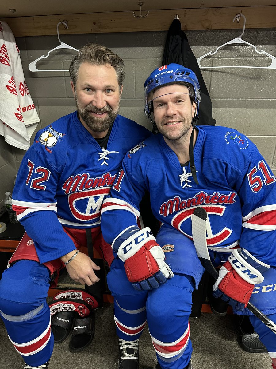 Les retrouvailles 
Together again! 🔵⚪️🔴