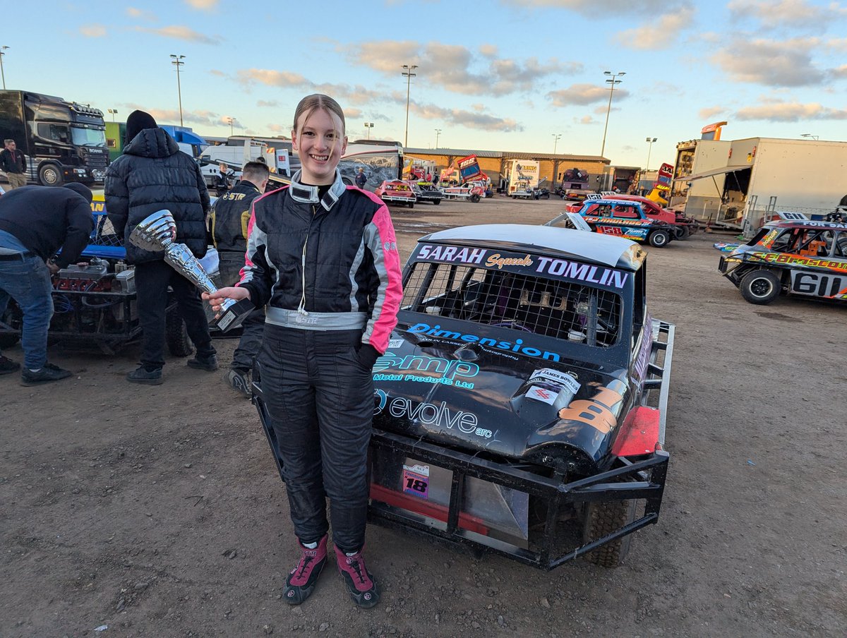 Heat 1 <a href="/trackstaruk/">trackstarracing</a> . First win ever. Woohoo!