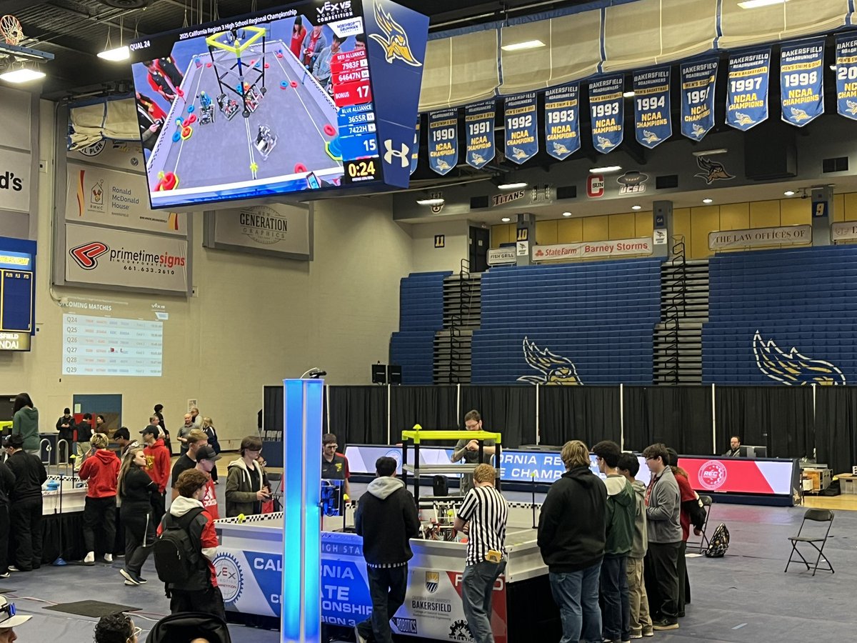 NorthHighStars's tweet image. We have 2 NHS robotics teams who qualified to compete at the State Championships today! Way to go Stars! ⭐️