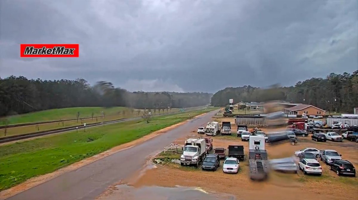 StormHQwx's tweet photo. View of the large tornado from Tylertown, MS moments ago https://t.co/KCK1zXD6GU