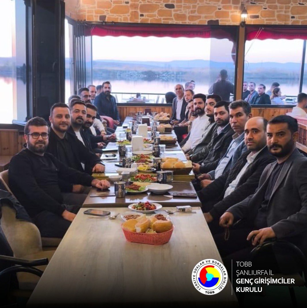 TOBB Şanlıurfa Genç Girişimciler İcra Kurulu olarak, Fırat Nehri kıyısında, Birecik’te  temsilcimiz Ahmet Dadak’ın nazik davetiyle iftar programına katıldık. Misafirperverliği için kendisine teşekkür ederiz. Birlik ve dayanışma içinde nice güzel buluşmalarda görüşmek dileğiyle.