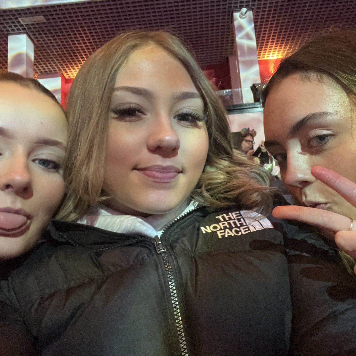 defonotlayla's tweet photo. #DisneyOnIce https://t.co/eJC2hUqFp0