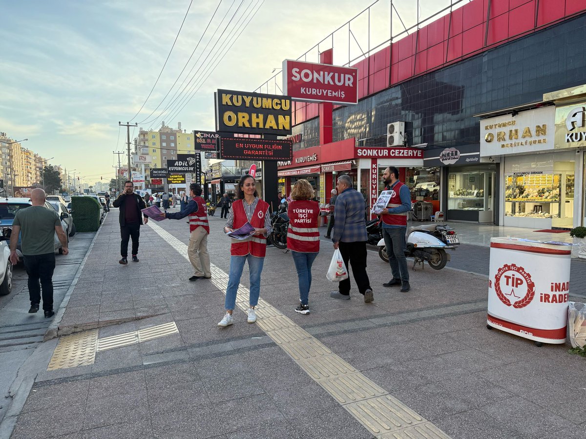 Yurttaşlarımızı Sera Kadıgil'in başyazısıyla çıkan aylık parti yayınımız Çark Başak ile buluşturduk.

Çark Başak'ın Mart sayısına parti temsilciliklerimize misafir olarak veya sosyal medya hesaplarımıza mesaj göndererek ulaşabilirsiniz.