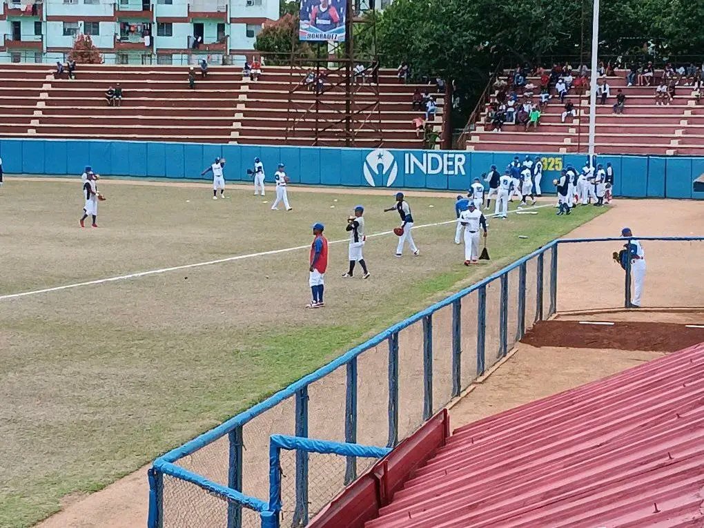 CNCTVGranma's tweet photo. El estadio Mártires de Barbados de la ciudad de #Bayano, #ProvinciaGranma será sede del encuentro inaugural de la#LigaElite del #Beisbol, protagonizado por #AlazanesDeGranma y #Avispas de Santiago de Cuba. https://t.co/aUOWM3Vlua