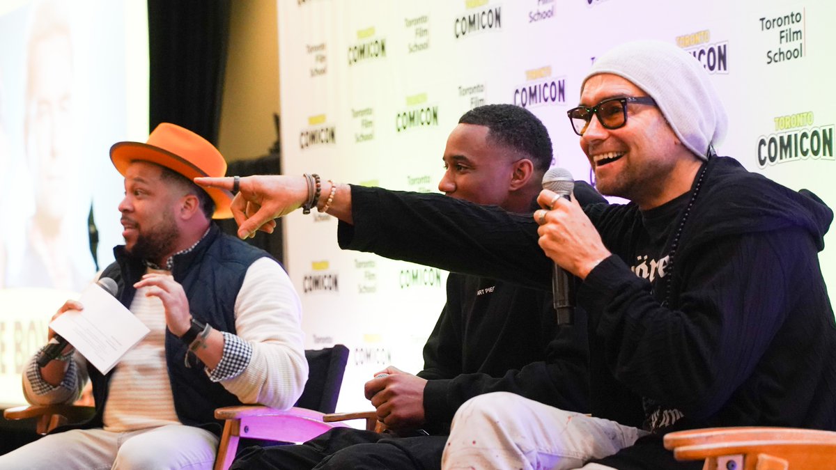 FANEXPOCANADA's tweet photo. It’s time to get up close and personal with the stars of The Boys. The first panel of the day was unforgettable⚡What was your fave moment from the panel?
#TorontoComicon2025 #Toronto #TheSix #TorontoFandom #FANEXPO #TorontoTickets #TorontoEvents #Comics #TheBoys https://t.co/WsF31gt4YW