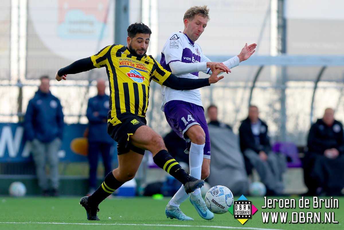 dbrnpuntnl's tweet image. 📸 De @RVoetbal /@KontaktMP opdrachten van vandaag:

1) Op sportcomplex SVS`65 in #Spijk
@svs65spijk - @ASH_Hellouw (4-2)

2) Op Sportpark #Glaspark in #Leerdam 
@vvLRCLeerdam - @vvWNC (1-2)

Bekijk de overige foto's en bijbehorende verslagen via: regio-voetbal.nl

 #DBRN