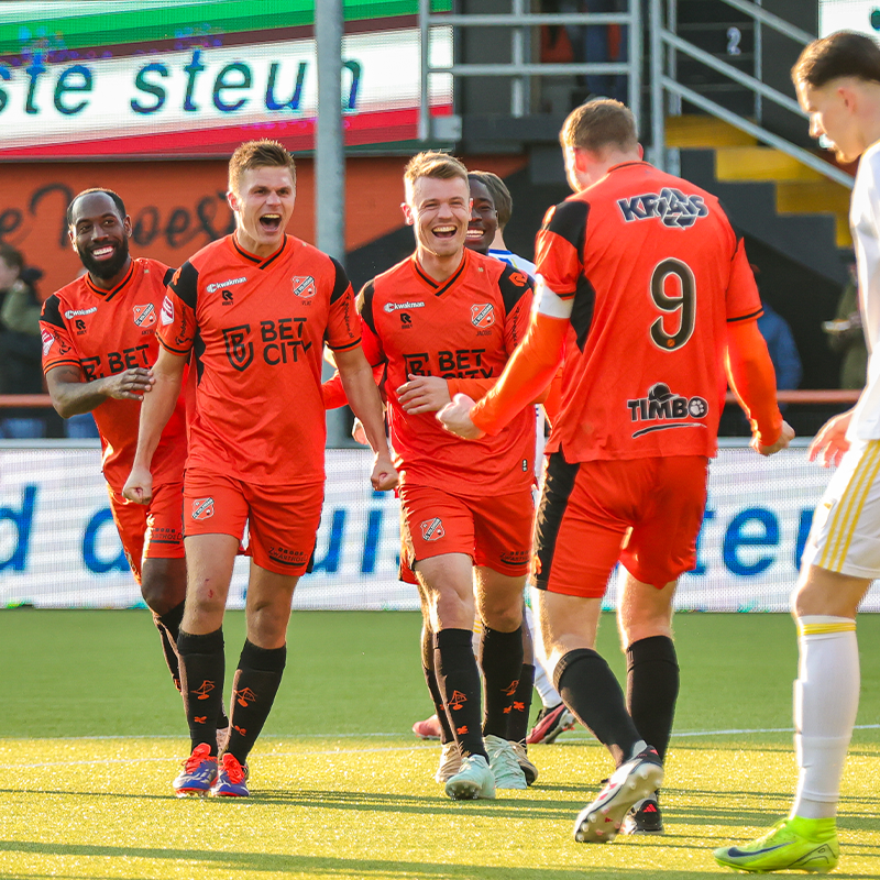 fcvolendam's tweet photo. 🟠⚫ ✘ ⚪️🟡
🚀 Ruime zege
🤤 Heerlijke goal Plat
7️⃣ Nog zeven finales
FC Volendam won zaterdag overtuigend van SC Cambuur. Lees hier hoe de wedstrijd verliep!
#VOLCAM | #WêiBinneVòlledam