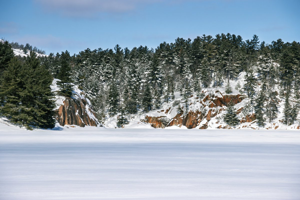 francesco_berri's tweet photo. I went winter camping (cabin) some weeks ago, and despite the frigid temperatures and deep snow, I took some great photos of the frozen George Lake and it's landscape features! 

#LandscapePhotography #NaturePhotography #ontarioparks #CanadianNature

@KillarneyPP https://t.co/yaVPJQUmMz