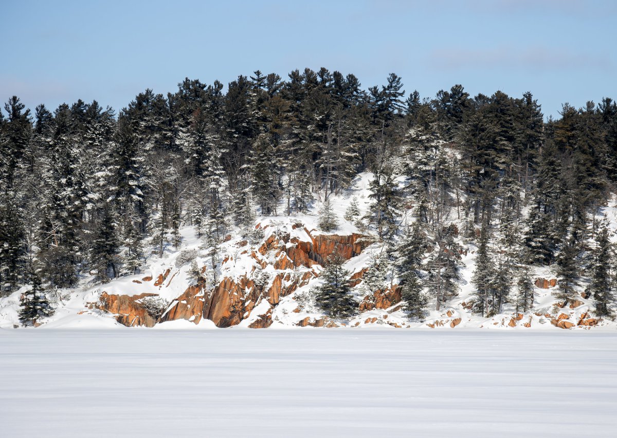francesco_berri's tweet photo. I went winter camping (cabin) some weeks ago, and despite the frigid temperatures and deep snow, I took some great photos of the frozen George Lake and it's landscape features! 

#LandscapePhotography #NaturePhotography #ontarioparks #CanadianNature

@KillarneyPP https://t.co/yaVPJQUmMz
