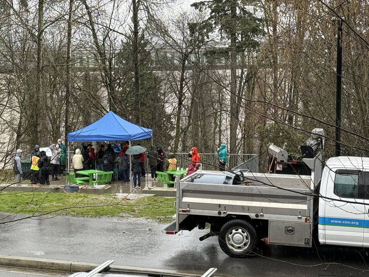 Nick (@nickinvancity) on Twitter photo Big thank you to the volunteers who weather the rain and helped clear out the park near us this morning #NorthVancouver <a href="/CityOfNorthVan/">City of North Vancouver</a> Big thank you to the volunteers who weather the rain and helped clear out the park near us this morning #NorthVancouver <a href="/CityOfNorthVan/">City of North Vancouver</a>