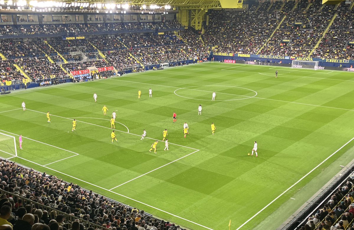 Lo que aprendí del <a href="/realmadrid/">Real Madrid C.F.</a> : 1. Si te caes, te levantas pronto 2.Trabajo en equipo, ayudar al compañero 3. Resistencia hasta el final. Y lo importante: sabes que vales el valor del agua en el aeropuerto ✨